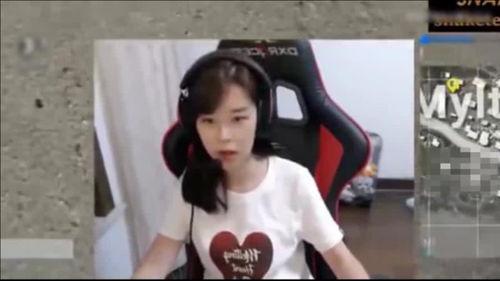 小楠瓜直播吃鸡视频大全,精彩瞬间大盘点！