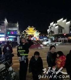 兰田步行街吃瓜警察视频,一场网络热议的街头奇遇