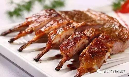 刘大瓜吃烤羊肉视频,美味瞬间引爆味蕾